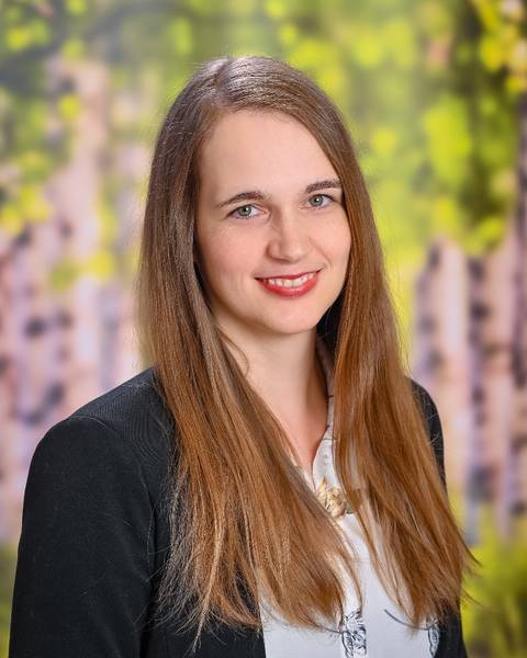 Mag.<sup>a</sup> Silvia MADL