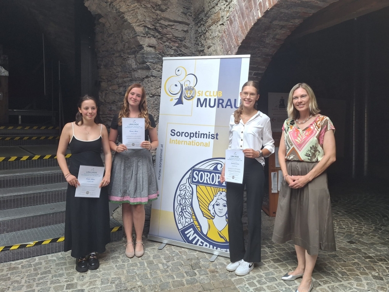 Alina Wurzer gewinnt Redewettbewerb „Let’s Talk About“